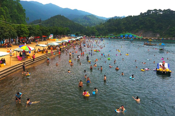 佛山:這個夏天,玩水就到龍濤灣水上樂園!